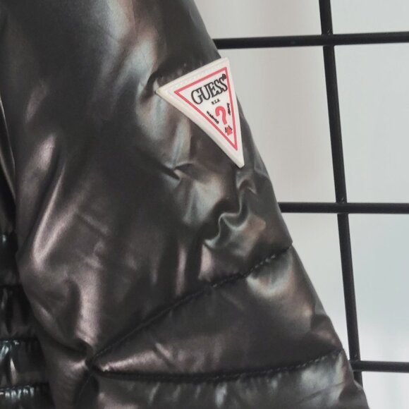 Guess Women's Black Quilted Puffer Jacket - Stylish & Warm Outerwear - Picture 5 of 10